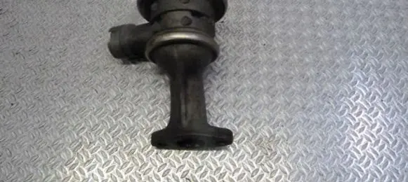 BMW 3 E92 E93 EGR valve 7557909