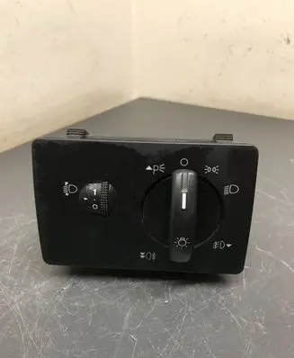 Ford Focus Light switch 7M5T13A024MA