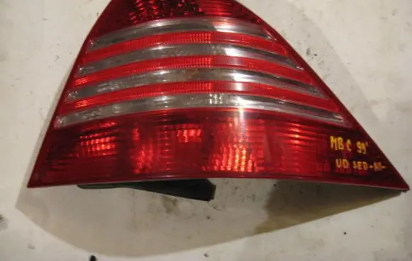 Mercedes-Benz C W203 Rear/tail lights 255602R