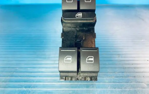Volkswagen PASSAT B6 Electric window control switch 1K4959857B
