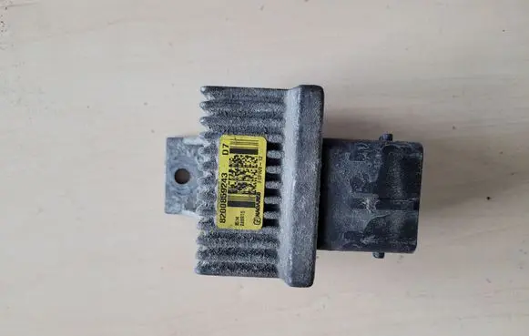 Opel Vivaro Glow plug pre-heat relay 8200859243