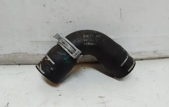Audi A4 S4 B9 Engine coolant pipe/hose 04E121177