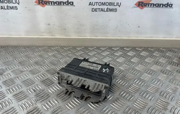 Volkswagen Golf III Engine control unit/module 030906026 0261203302