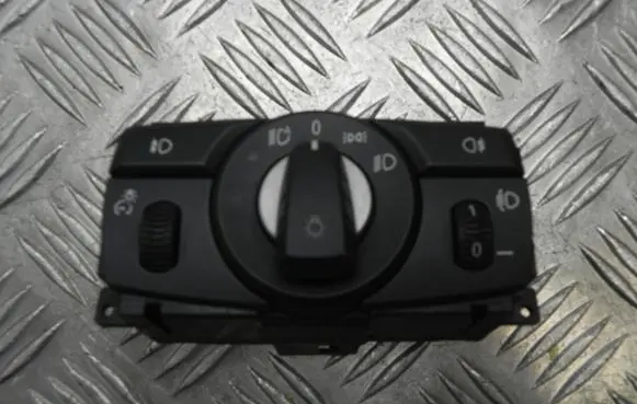 BMW 5 E60 E61 Light switch 9134725 T8747
