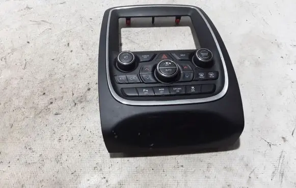 Dodge Durango Air conditioner control unit module 68253730AF
