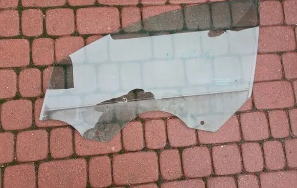 Opel Insignia A Sliding door window/glass OPLEXSZYBA56