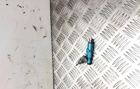 Toyota Yaris Fuel injector 2325023020