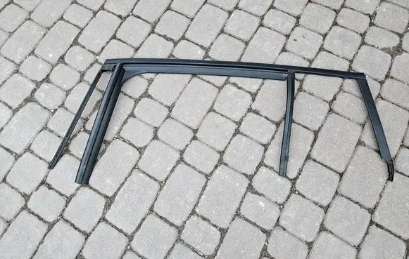 Renault Megane IV Rubber seal rear door 5O5P5L5E5X1710