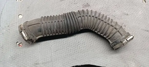 Renault Master III Air intake hose/pipe 