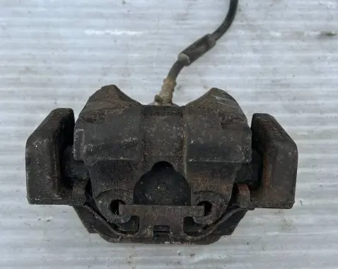 BMW 7 F01 F02 F03 F04 Rear brake caliper