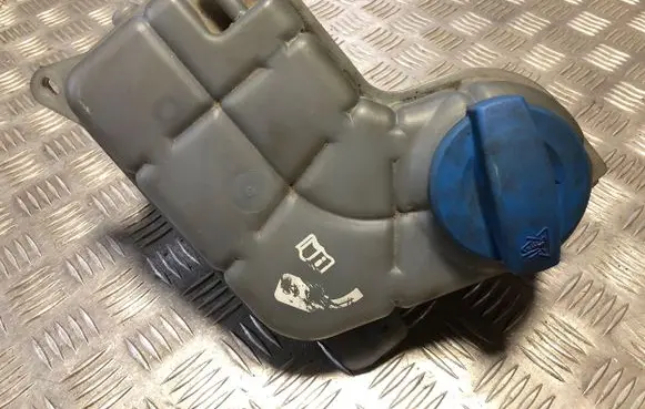Audi A6 S6 C5 4B Coolant expansion tank/reservoir 8E0121403