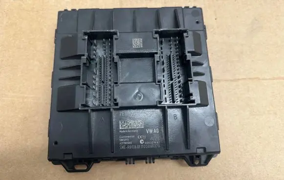 Volkswagen Amarok Comfort/convenience module 7E0937089A