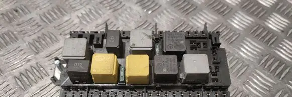 Mercedes-Benz GL X166 Fuse module A1669068201
