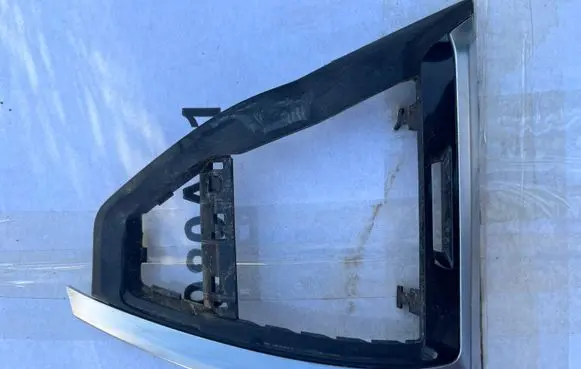 BMW X4 G02 Gear shifter surround trim plastic