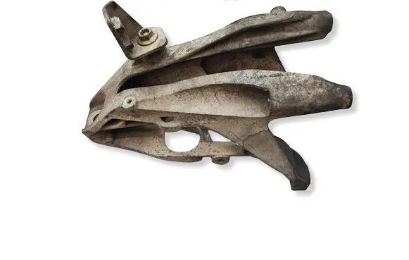 Volkswagen Transporter - Caravelle T6 Engine mounting bracket 7E0199370L