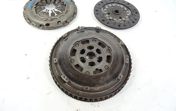 Nissan Juke I F15 Clutch set kit 302100495R