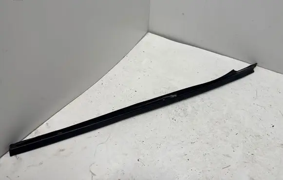 BMW 5 E39 Tailgate/trunk side cover trim 