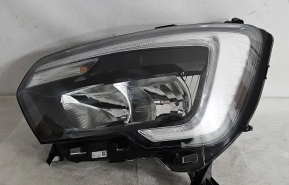 Renault Master III Headlight/headlamp 260607867R