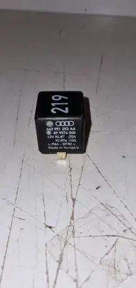 Audi A6 S6 C5 4B Other relay 443951253AA 899574000