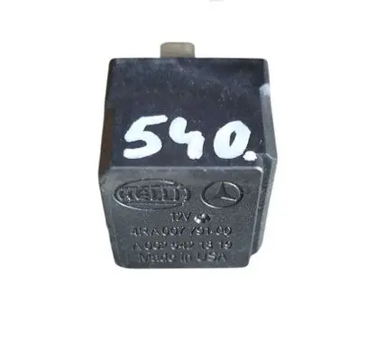 Volkswagen PASSAT B6 Other relay A0025421319