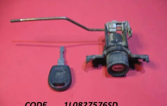 Seat Toledo I (1L) Tailgate exterior lock 1L0827576SD
