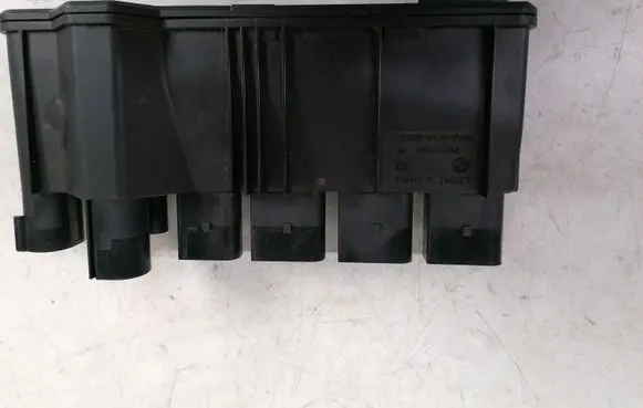 BMW 7 G11 G12 Current control relay P00141662 PA6GF10GB20 P00141660
