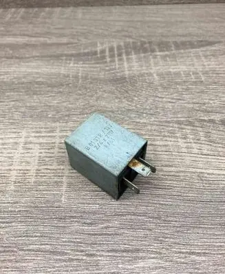 Opel Omega B1 Other relay 719010 B0131R12V