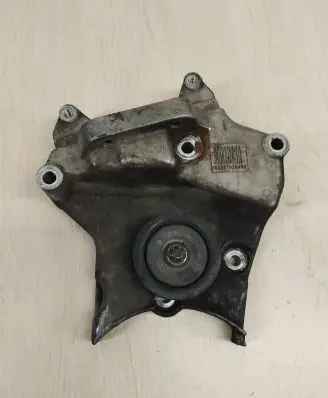 Opel Zafira B Engine mounting bracket 000551926490