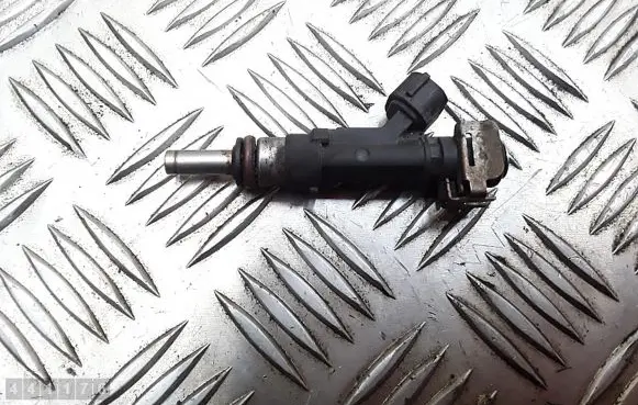 Audi A6 S6 C6 4F Fuel injector