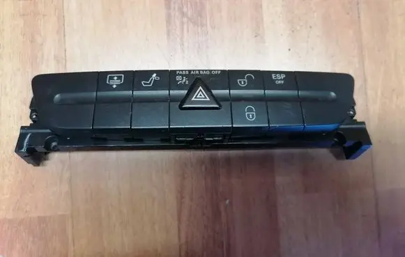 Mercedes-Benz CLS C219 Multifunctional control switch/knob 2118210881 A2118210881 03754312