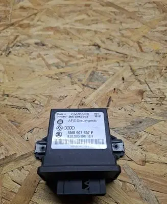 Volkswagen Jetta VI Light module LCM 5M0907357F