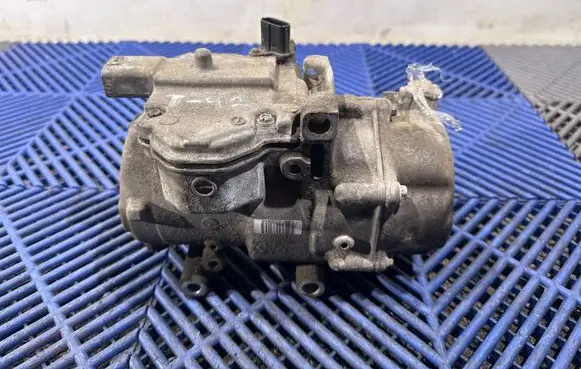 Toyota Prius+ (ZVW40) Air conditioning (A/C) compressor (pump) ES27C HFC134A 0422000391