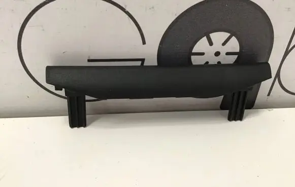 Rear door glass trim molding