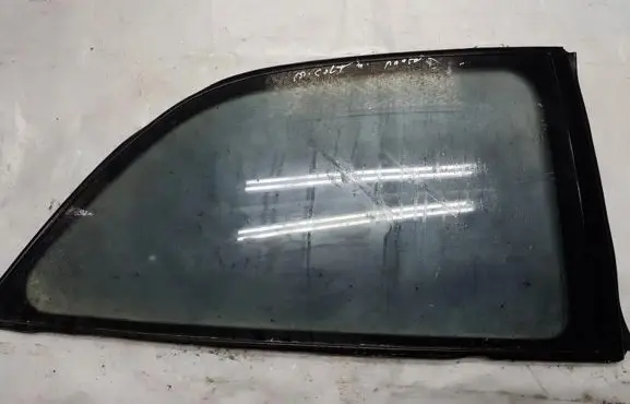 Mitsubishi Colt Rear side window