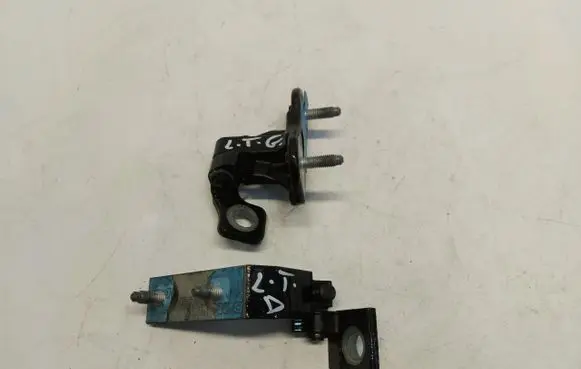 Mercedes-Benz GLA H247 Rear door hinge set MERCZAWDRZWLT