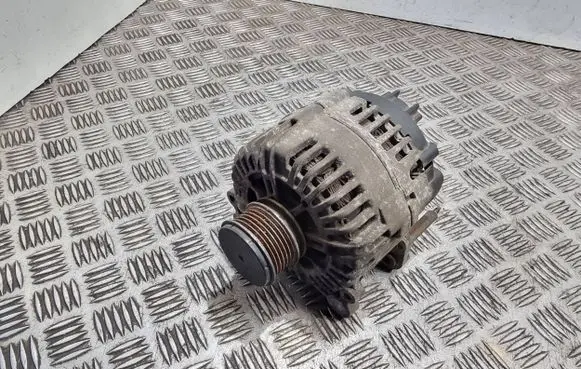 Volkswagen Golf V Generator/alternator 06F903023C 404247523 2542695C