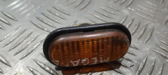Renault Megane I Front fender indicator light