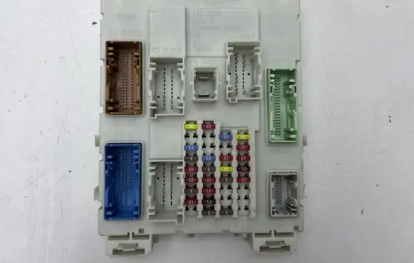 Volvo V40 Fan control module 31412887