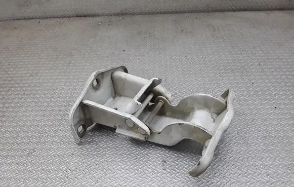 Nissan Primastar Loading door lower hinge 