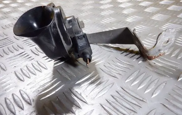 Volkswagen PASSAT B6 Horn signal 3C0951223M