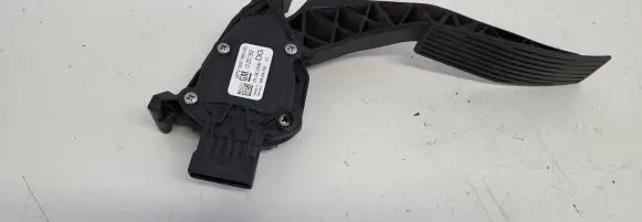 Opel Insignia A Accelerator throttle pedal 13237352 6PV00976500