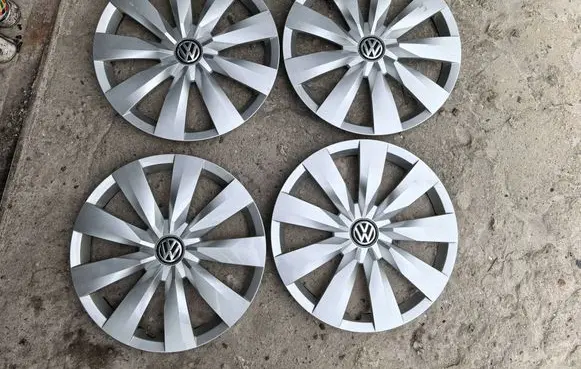 Volkswagen Touran III R16 wheel hub/cap/trim 5TA601147A