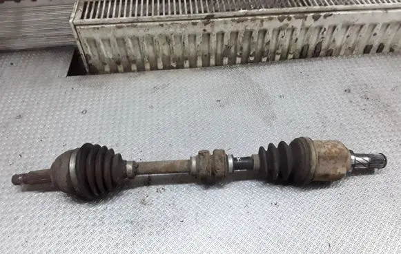 Nissan Note (E11) Front driveshaft