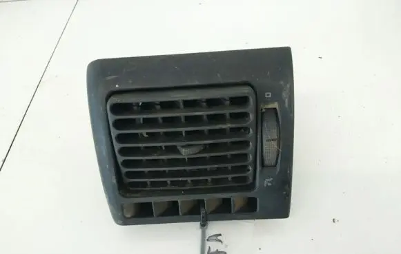 Volkswagen PASSAT B4 Dash center air vent grill 3a1819984