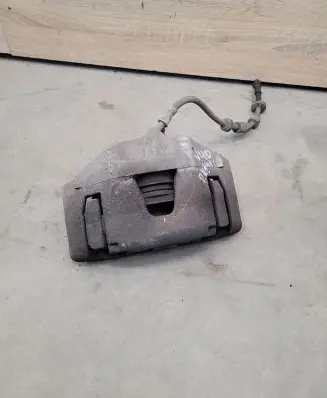 Volvo V40 Front brake caliper