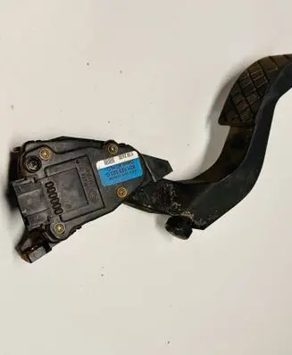 Audi A6 S6 C5 4B Accelerator throttle pedal 6PV00777006 8D1723523G