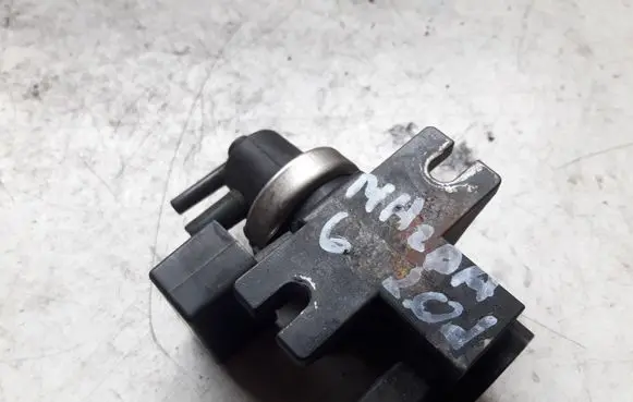 Vacuum valve