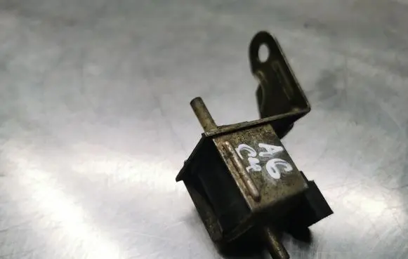 Audi A6 S6 C4 4A Turbo solenoid valve 437906283A