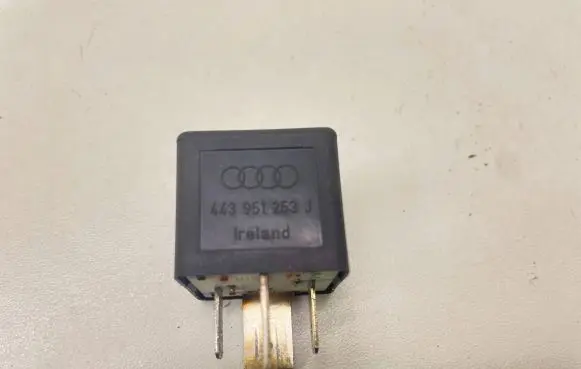 Audi A6 S6 C5 4B Other relay 443951253J