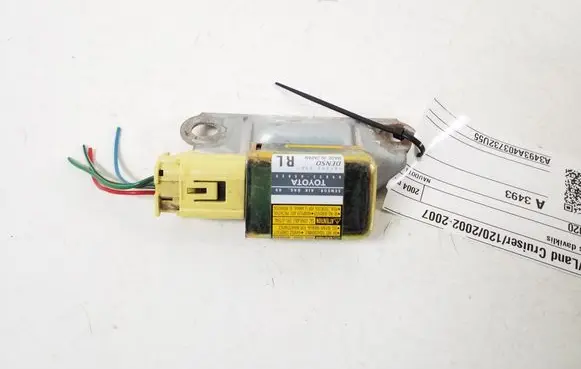 Toyota Land Cruiser (J120) Airbag deployment crash/impact sensor 89833-60020